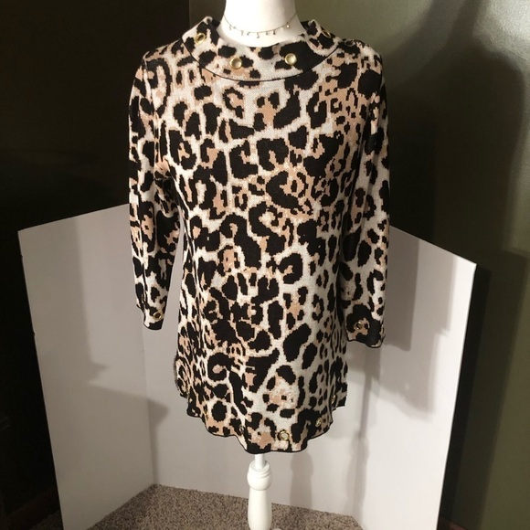 Belldini Sweaters - 🆕 Belldini Bengal/Gold Sweater Size M